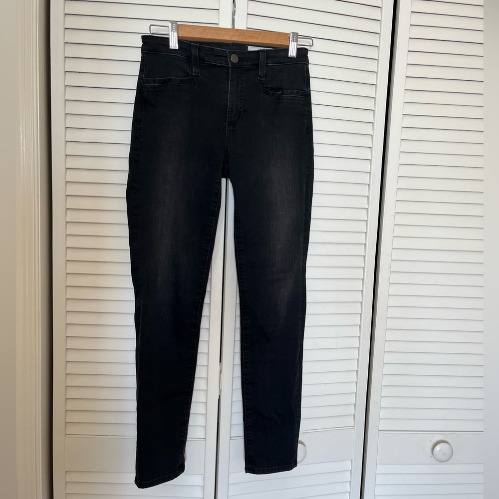 NEVER WORN w/TAG
